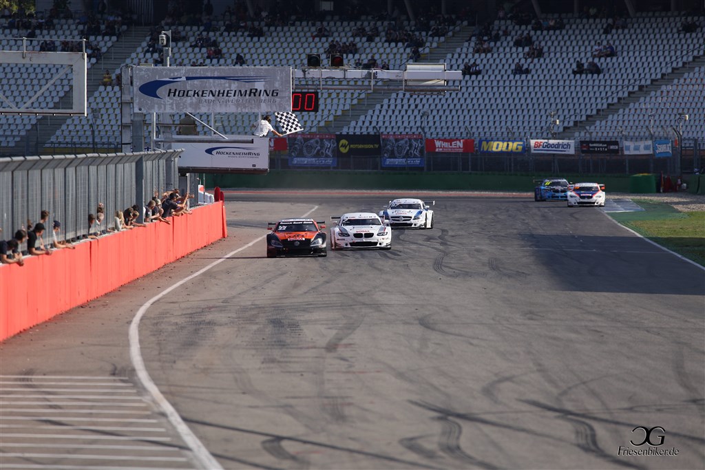 Mikkel Mac vinder det første løb på Hockenheim.
(Foto: Carsten Gerlach / friesenbiker.de)